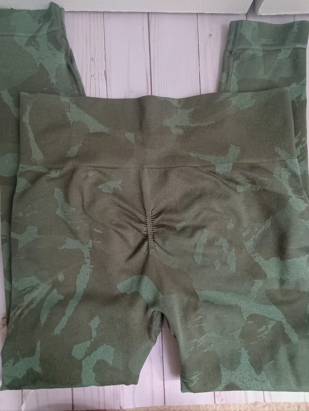 LIKE NEW - Gymshark Adapt Camo Seamless Leggings Sz L Savanna | Green High Waist - Picture 6 of 14